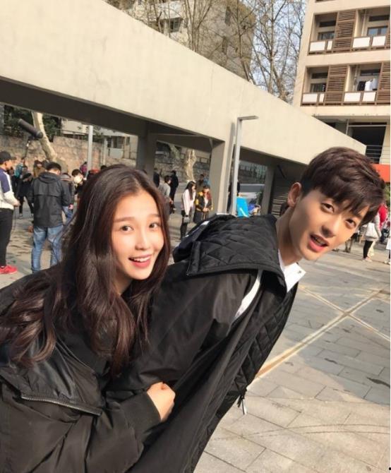 娱乐圈吃瓜的直播间是真的吗